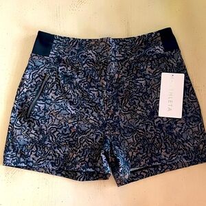 🆕 Athleta Trekkie North Short 🆕